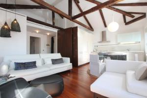 Attic Design Terrace