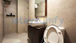 1BR Pollux Habibie B1207 City and Sea View