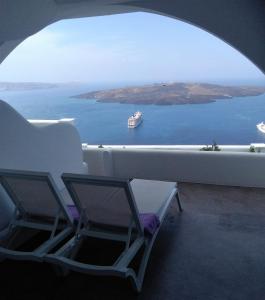 Standard Suite with Caldera View