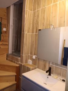 Appartement avec terrasse sur rue piétonne