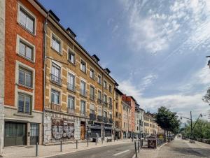 Appartements Le Petit Perriere - HyperCentre - Quai de Grenoble : photos des chambres