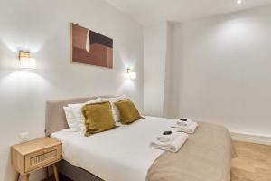 Residence with AC apartments Buttes Chaumont Park