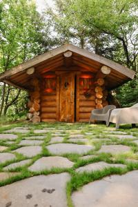 Lodges Les Grangeonnes, gites nature, piscine, bain nordique, sauna pour accueil familiale ou de groupe : photos des chambres