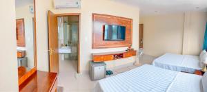 Cảnh Tuyền Hotel View Lan Ha Bay