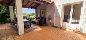 Green setting Large garden AC - Private swimming pool - Terrasse- BENAKEY