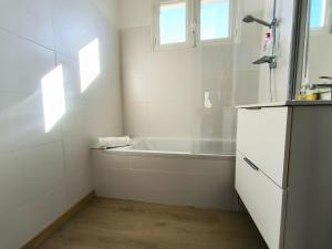 Villas Villa 15 pers - Jardin Arbore - Calme - Parking : photos des chambres