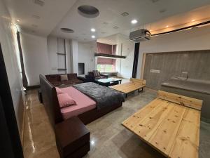 The Kalyaneshwar Dixit Hotels & Resorts