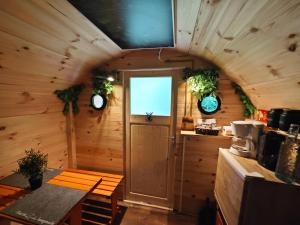 Hobbit Hütte am Bach ohne Bettwäsche