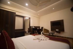 Rajathadri Palace Hotel Lake Breeze Suites