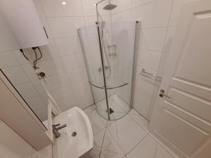 Cozy Studio - 5 min to Lake & City