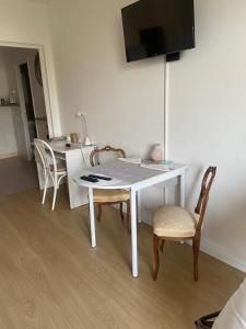 Appartements Joli studio avec balcon : photos des chambres