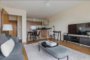 Stylish 1 Bed Flat in Limehouse Central Location