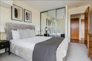 Stylish 1 Bed Flat in Limehouse Central Location