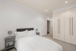 Luxury 2-Bed in Canary Wharf