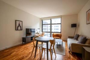 Stylish Penthouse Canary Wharf
