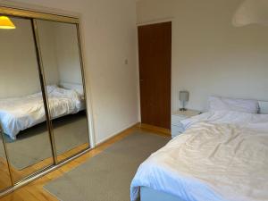 Elegant Dockside 2-Bed Stay