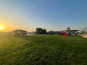 Lush 25 Acre Farm Stay I, Play & Serenity