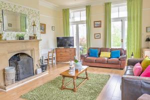 Finest Retreats - Evergreen Manor