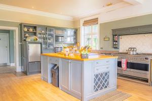 Finest Retreats - Evergreen Manor