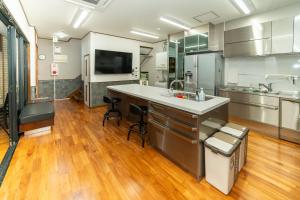 最大20名宿泊可能 大型テレビでスポーツ観戦 グループ旅行に最適 KOEI HOUSE in AWASE