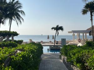 Beachfront 1 bedroom ocean view