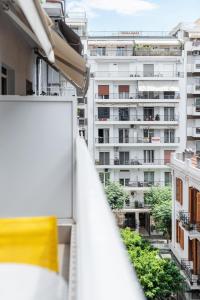 F & B Collection - Flat for 5