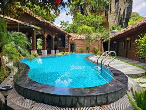 An Riverside Ecolodge