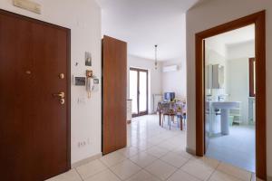 Tommy House by BarbarHouse