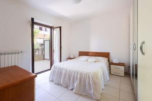 Tommy House by BarbarHouse