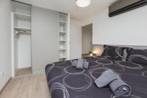 Maisons de vacances Le Naturiste Loft with Jacuzzi : photos des chambres