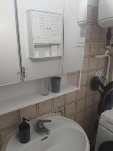 Appartements Appartement cosy a Frejus, 26 m² avec piscine : photos des chambres