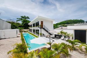 Nomad Containers - Adults only