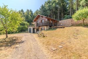 Maisons de vacances Secret Chalet - Climatise avec 2200 m² de terrain : photos des chambres