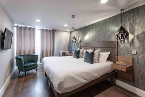 Deluxe Double Room with Extra Bed room in The Jade