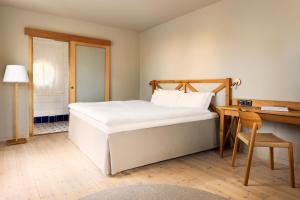 Family Room with Garden View room in Hotel J