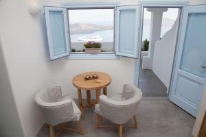 Superior Suite with Caldera View