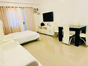 Cozy Studio in Paraaque - Perfect for Transients and Long-Stayers Alike