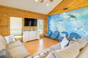 Walk to Beach Getaway on Bolivar Peninsula! - 4hvězdičkové hotely ve městě Crystal Beach