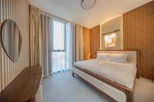 Private Apartment - 1BR Aljada Home - Sleeps 4