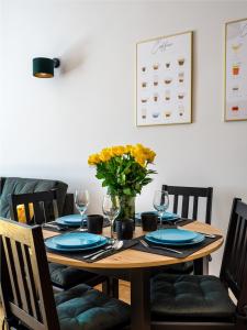 Golden Market Square Apartments by Tyzenhauz