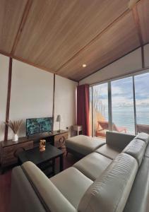 Seaweed Village Deluxe Room