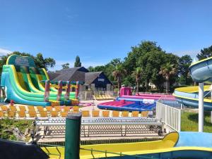 Campings Mobil-home 228 domaine de kerlann Pont Aven : photos des chambres