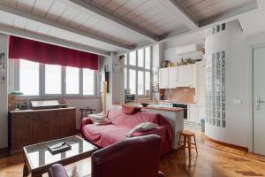 GuestHost - MM2 SantAgostino Apartment Milano