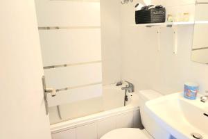 Appartements Nice T3 close to the beach : photos des chambres