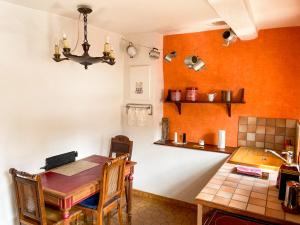 Appartements La Maison Bleue - Historic House in the Heart of Riquewihr : photos des chambres