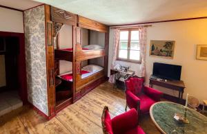 Appartements La Maison Bleue - Historic House in the Heart of Riquewihr : photos des chambres