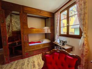Appartements La Maison Bleue - Historic House in the Heart of Riquewihr : photos des chambres