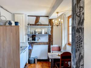 Appartements La Maison Bleue - Historic House in the Heart of Riquewihr : photos des chambres
