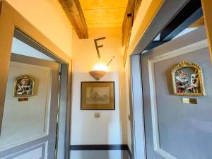 Appartements La Maison Bleue - Historic House in the Heart of Riquewihr : photos des chambres