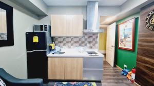 Condo near airport with PS4 and Parking